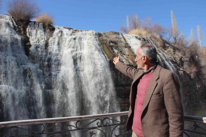 Türkiye’nin En Büyük Şelalesi Can Suyuna Kavuştu