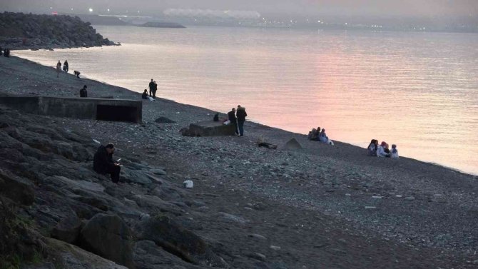 Deniz Geri Çekildi, 40 Yıl Önceki Kumsal Alan Tekrar Ortaya Çıktı