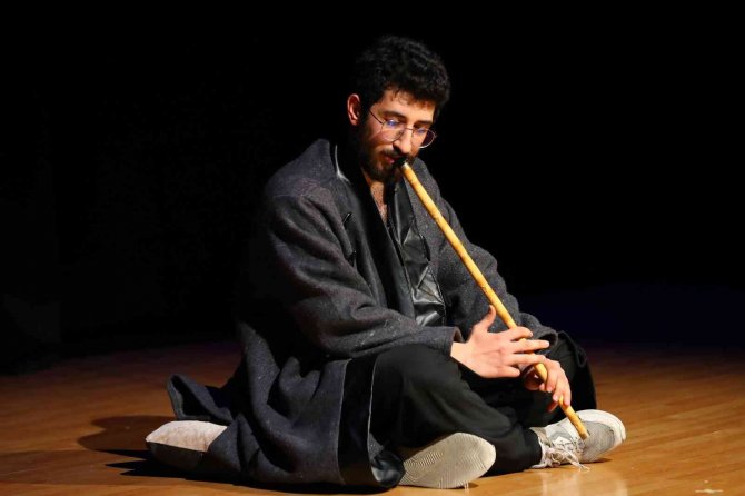 Başakşehir’de Sahneye İlk Adımı Atanlar Mezun Oldu