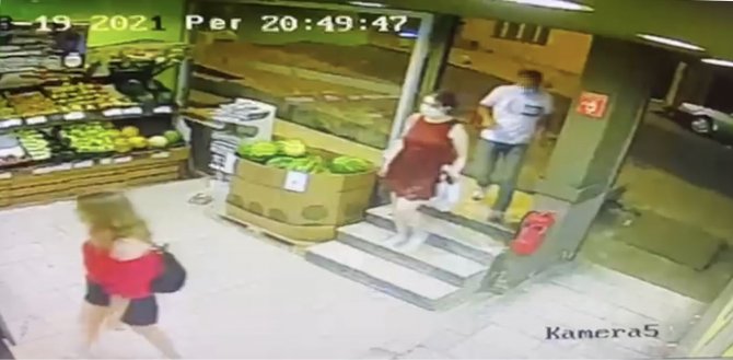 İ̇stanbul’da Genç Kıza Kapkaç Kamerada