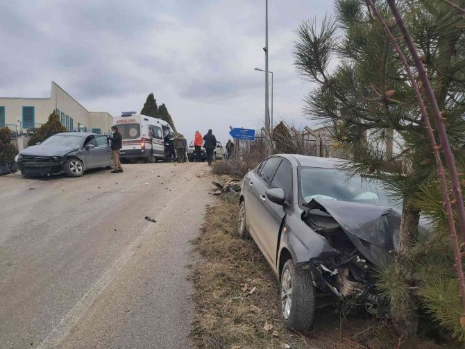 Bilecik’te Trafik Kazası: 2 Yaralı