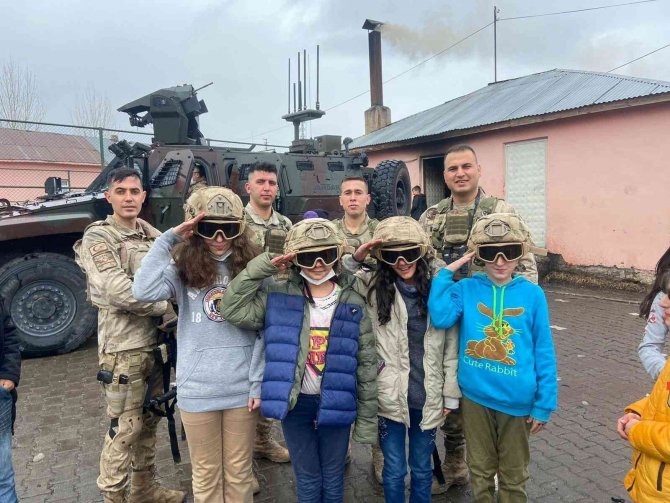 Jandarma Öğrencilerle Bir Araya Geldi