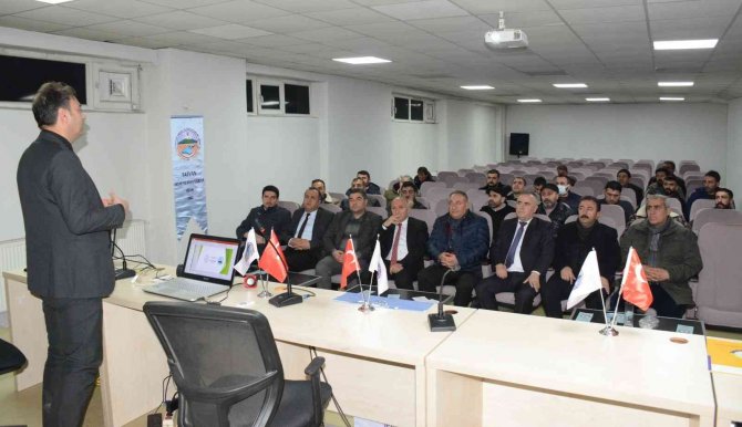 Tatvan’da ‘Mesleki Eğitimi Tanıtma Ve Bilgilendirme’ Toplantısı