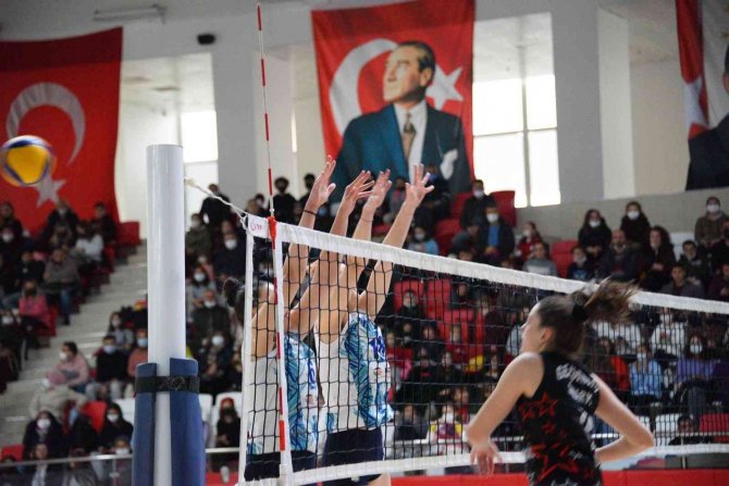 ’Bizim Kızlar’ Kadınlar Voleybol 2. Ligi’ni 5’inci Sırada Tamamladılar