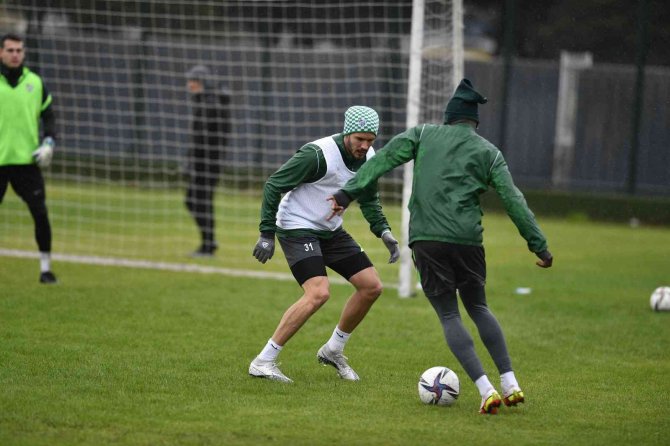 Bursaspor Günü Çift Antrenmanla Tamamladı
