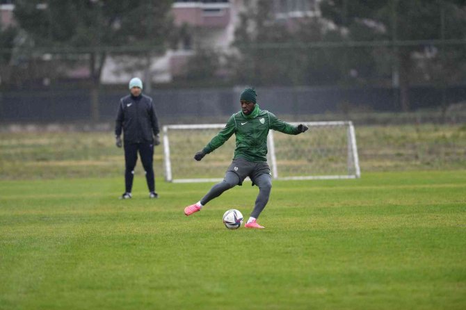 Bursaspor Günü Çift Antrenmanla Tamamladı