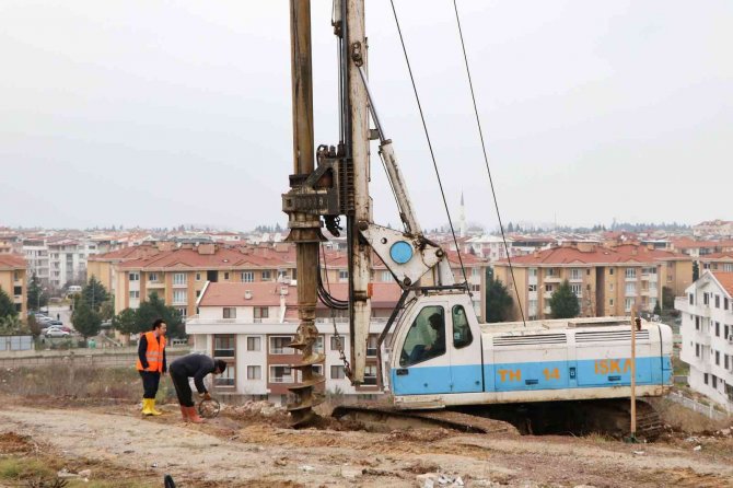 Toprak Kayması Olan Yolda Çalışmalar Başladı