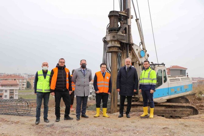 Toprak Kayması Olan Yolda Çalışmalar Başladı
