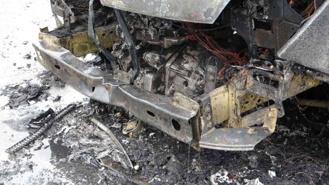 Minibüs Bir Anda Alev Aldı, Yolcular Son Anda Kurtuldu