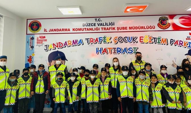 Geleceğin Sürücülerine Trafik Eğitimi Verildi