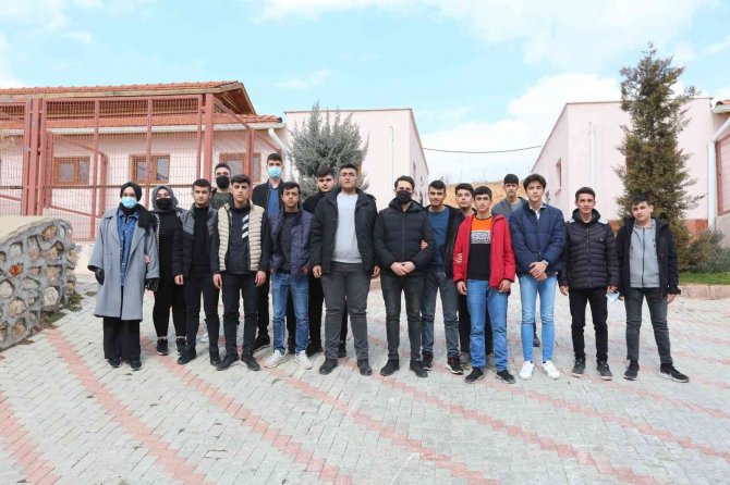 Öğrenciler Minik Dostları İle Bir Araya Geldi