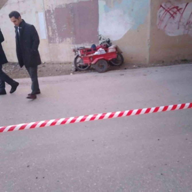 Alt Geçit Duvarına Çarpan Motosiklet Sürücüsü Hayatını Kaybetti