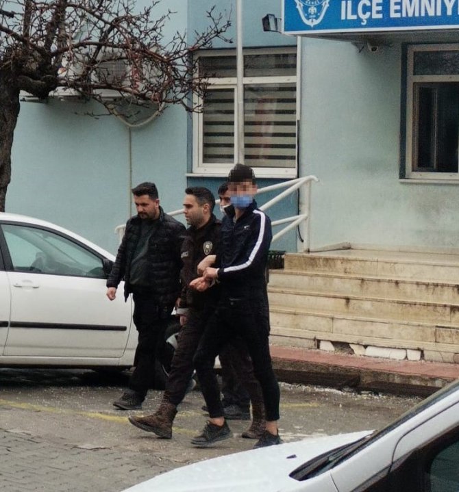 Kütahya’da Bağ Evi Hırsızları Tutuklandı