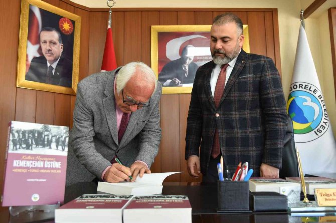 Kemençenin Kitabını Yazdı
