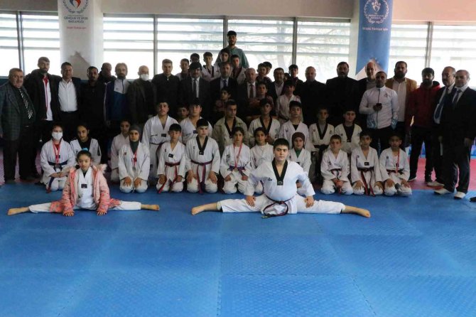 Haliliye’de Şampiyon Sporcular Yetişiyor