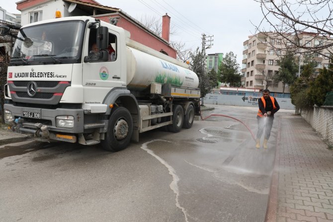 İ̇lkadım’da Temizlik İşleri Ekipleri Tam Kadro Mahalle Temizliğinde