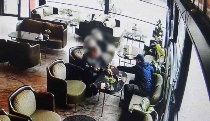 Turistleri Uyku İlacıyla Uyutup Soydular