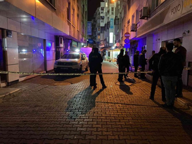 İ̇zmir’de Silahlı Çatışma: 2 Yaralı