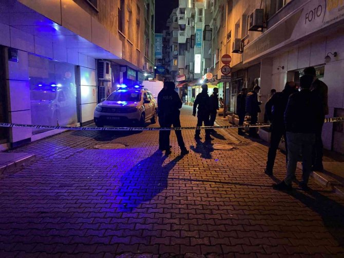 İ̇zmir’de Silahlı Çatışma: 2 Yaralı