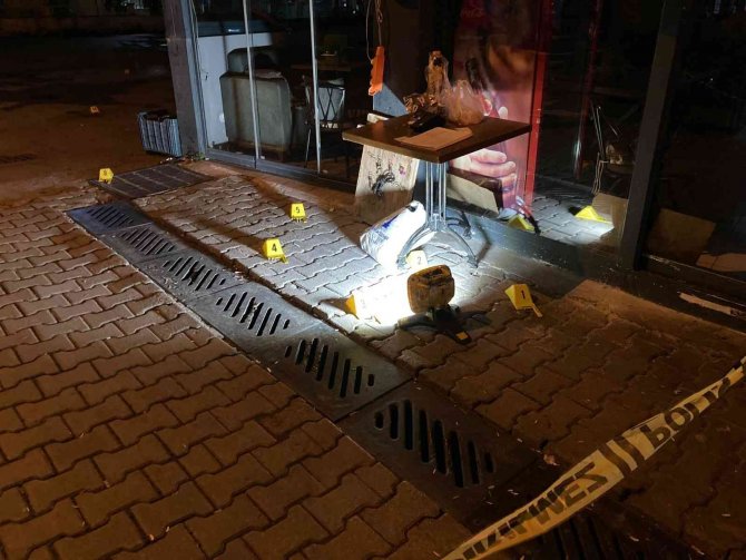 İ̇zmir’de Silahlı Çatışma: 2 Yaralı