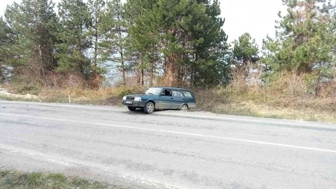 Kastamonu’da İki Otomobil Çarpıştı
