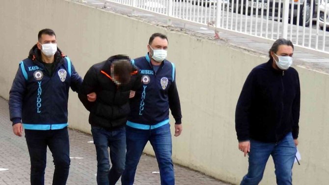 Bebek Arabalı Kadının Arkasından Yaklaşıp Kapkaç Yaptı