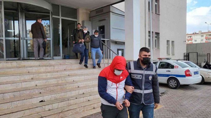 Aranan Şahıslara ’Şok’ Operasyon: 13 Gözaltı