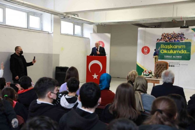 Başkan Altınok Ortaokul Öğrencileriyle Buluştu