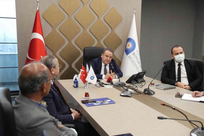Başkan Böcek, Kırcamili Muhtarları Ağırladı