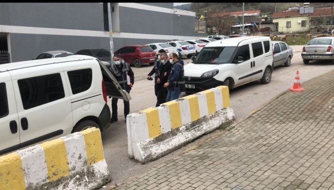 Süpermarkette Evli Çifte Dehşet Yaşatan Zanlı Tutuklandı
