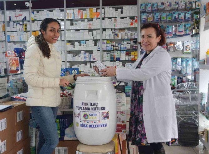 Köşk Belediyesi, Eczanelere Atık İlaç Kutusu Dağıttı