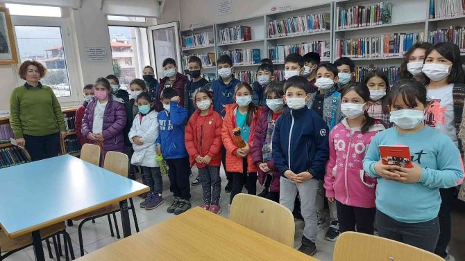 Köyceğizli Öğrenciler “Okur-gezer” Projesi İle Okuma Alışkanlığı Kazanıyor