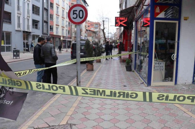 Esnafların Baltalı Bıçaklı Kavgasında 3 Yaralı