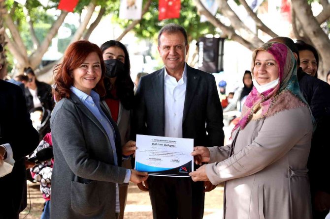 ‘Evimiz Atölye’ Projesi, Kadınlara Kazanç Kapısı Oldu