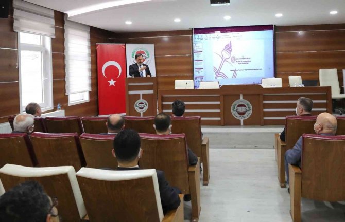 Amasya Valisi Masatlı: “Meslek Lisesi Öğrencilerimizi ‘Aranan Eleman’ Olarak Yetiştireceğiz”