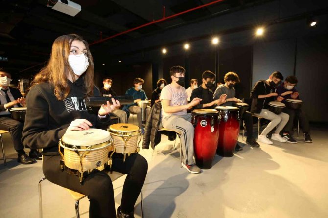 Öğrenciler Müzede Ritim Öğreniyor