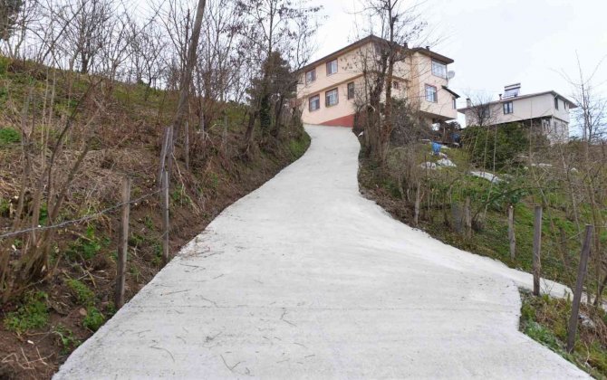 Altınordu’da Beton Yol Çalışmaları Sürüyor