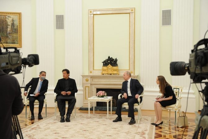 Putin’den Ukrayna Krizinin Ortasında Resmi Görüşme