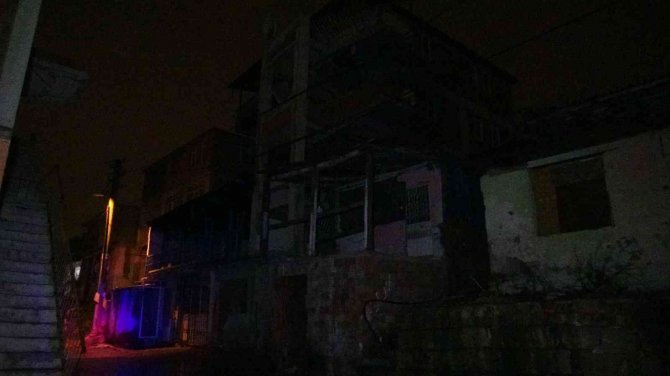 İ̇ki Aile Birbirine Girdi, Ortalık Savaş Alanına Döndü: 1 Ölü, 6 Yaralı