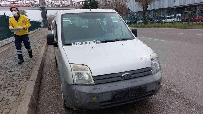 Samsun’da Hafif Ticari Araç Otomobile Arkadan Çarptı: 1 Yaralı