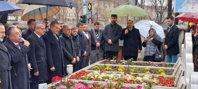 Tdp Genel Başkanı Sarıgül Eski Başbakanlardan Necmettin Erbakan’ı Kabri Başında Andı