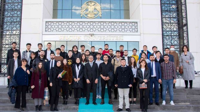 Rektör Aksoy: “Önceliğimiz Öğrencilerimizin Geleceğini Düşünmek”