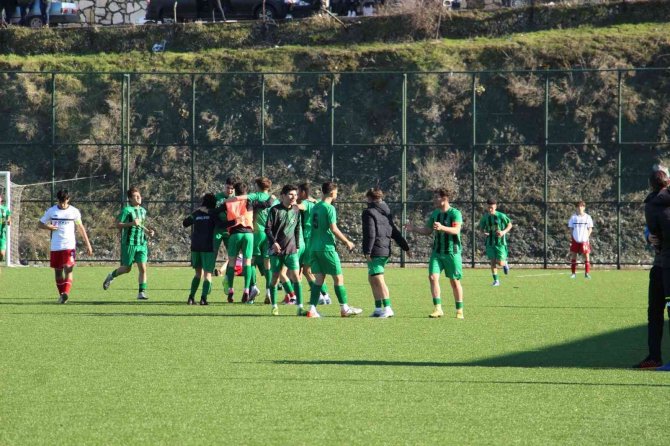 Denizlispor’un Gençleri Erteleme Maçlarında Menemen Engelini Rahat Geçti