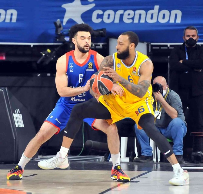 Thy Euroleague: Anadolu Efes: 109 - Maccabi Tel Aviv: 77