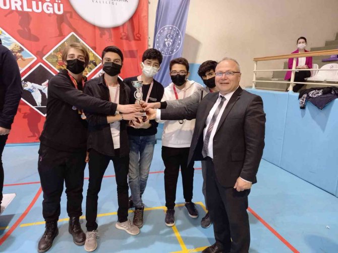 Birinci Olabilmek İçin Ter Döktüler