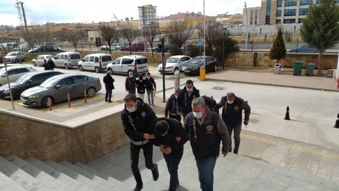 Sahte Altın Dolandırıcıları Uşak’ta Yakalandı