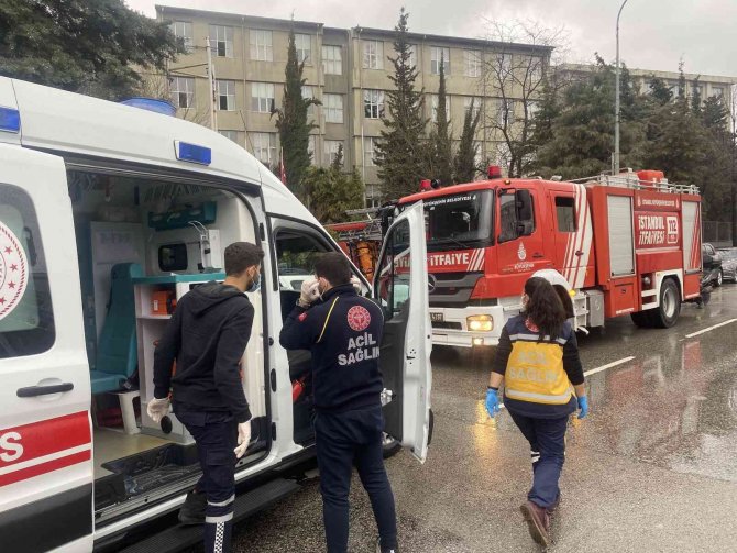 Üsküdar’da Marmara Üniversitesi’nde Yangın Paniği