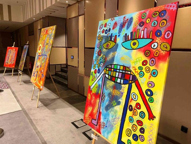 9 Yaşındaki Ressam Mikail Akar’ın Eserleri İ̇stanbul’da Sergilendi