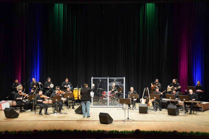 Akm’de ’Anadolu Müzik Topluluğu’ Konseri Gerçekleştirildi