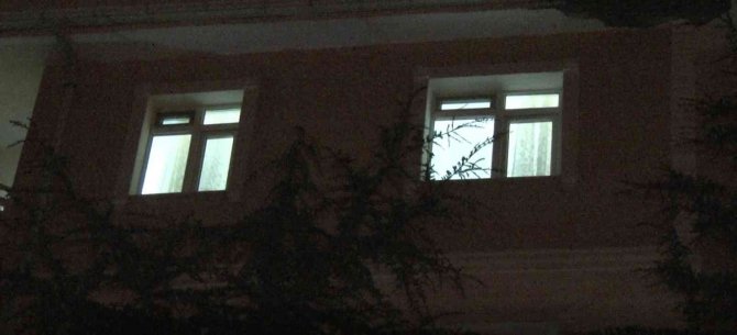Babasını Öldürdükten Sonra İntihar Eden Kişinin Komşusu Konuştu: